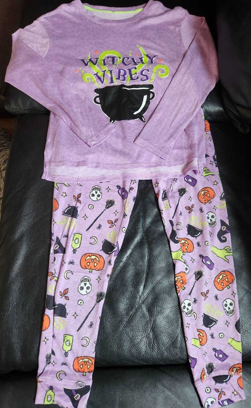 Celebrate Halloween XS (0-2) "WITCHY VIBES" pajama set